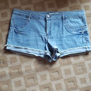 Dream out loud Jean shorts